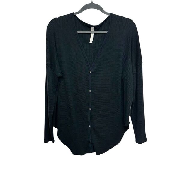 Aritzia The Group Babaton Waffle Knit Thermal Button Front V neck Cardigan, L - Picture 1 of 8